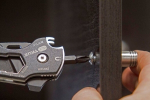 True Utility Zestaw narzędzi SmartKnife+, 18w1